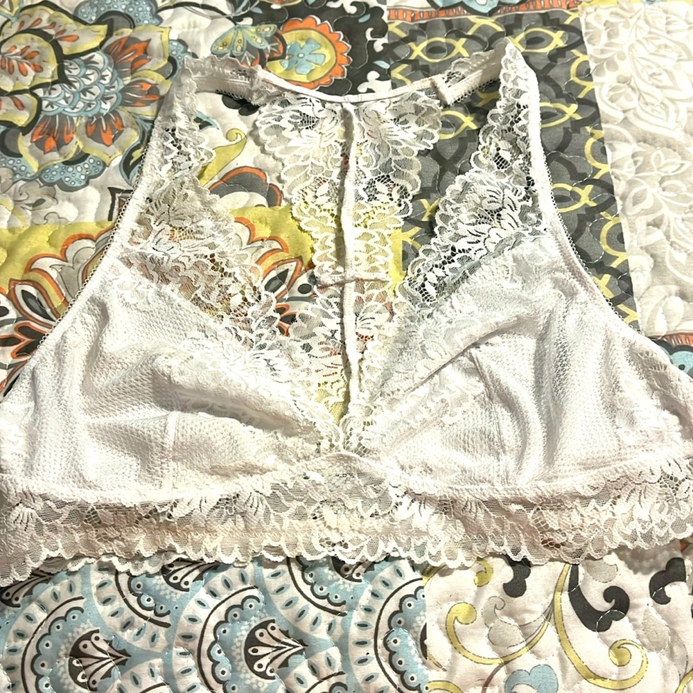 Maidenform lace bralett. Size large